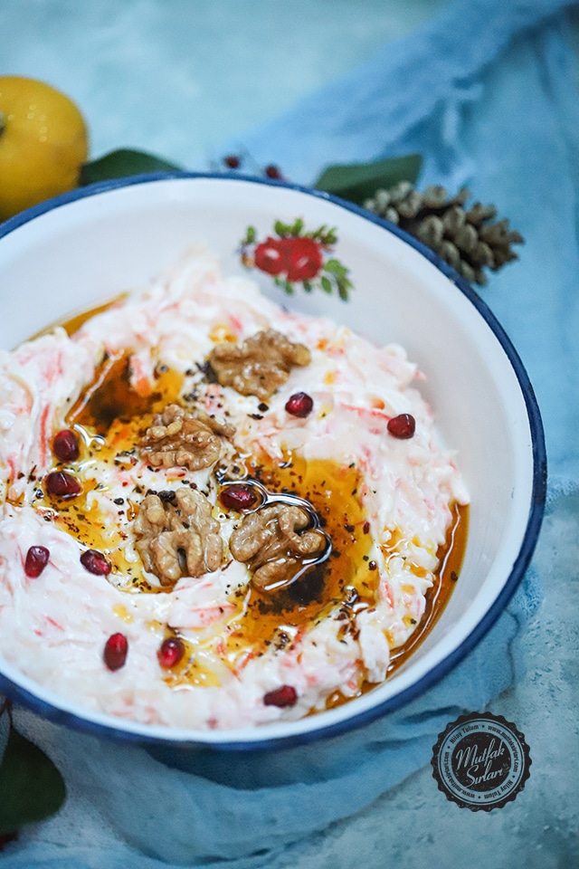 Havuçlu Yoğurtlu Kereviz Salatası (çiğden)