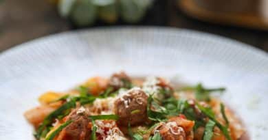 Brewed Pasta with Meatballs in Tomato Sauce