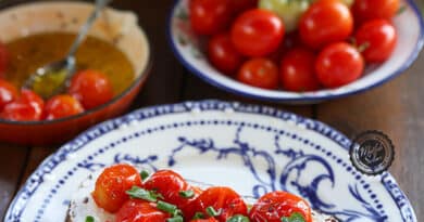 Sarımsaklı Domates Peynir Ekmek tarifi